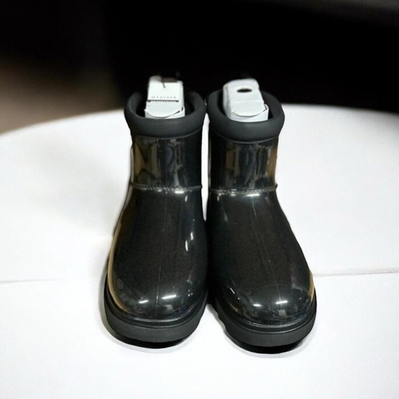 🌻NEW w/Box UGG Koolaburra Black Koola Clear Mini Short Boots Size 10 - Picture 4 of 8
